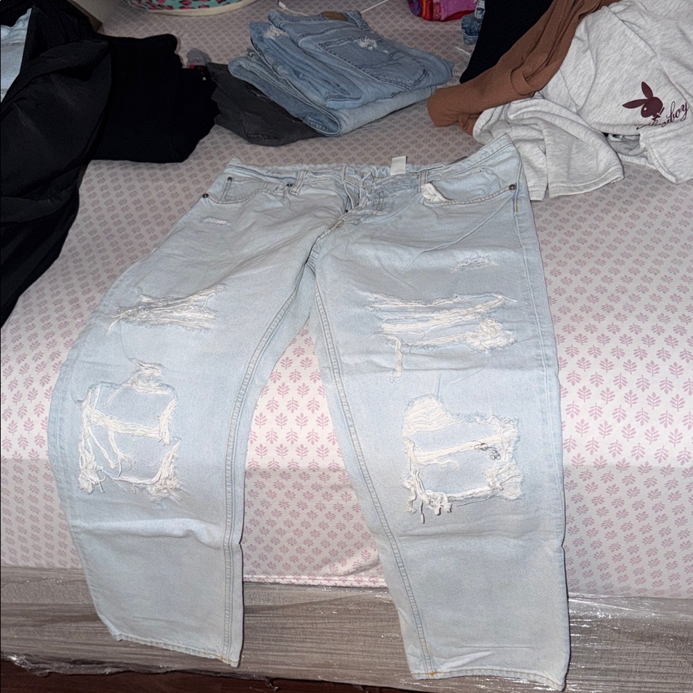 Forever 21 Light Blue Distressed Boyfriend Jeans